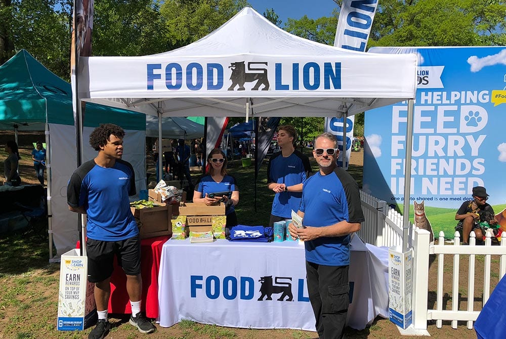 Pet palooza booth